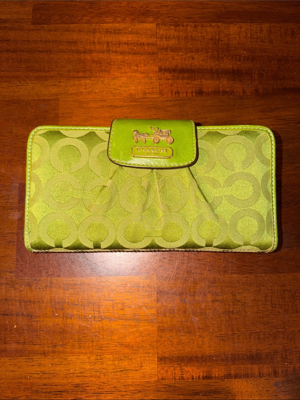 Coach Signature  C Madison OP Art Pleated Trifold Wallet Leather Clutch. Green.